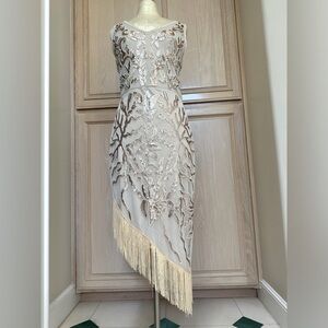 Unique Vintage dress size L mannequin is a 8 NWT